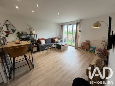 Apartment in Saint-Pierre-du-Perray (91280)