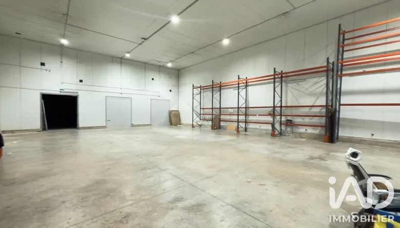 Murs commerciaux à Meaux (77100) · 963 m² · 1 657 600 €