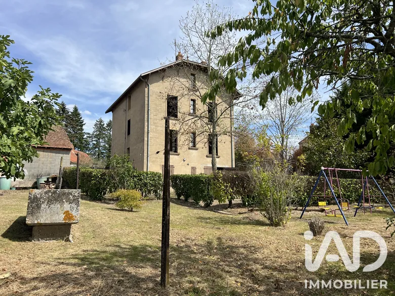 Maison 6 pièces 161 m² · à L'Hôpital-le-Mercier · 161 m² · 95 000 €