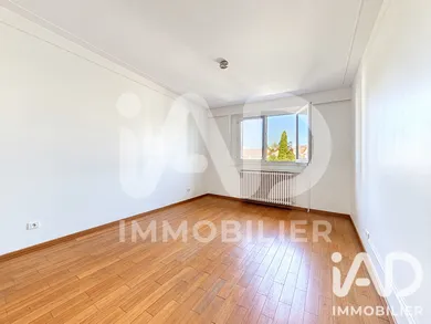 Apartment in Maisons-Laffitte (78600)