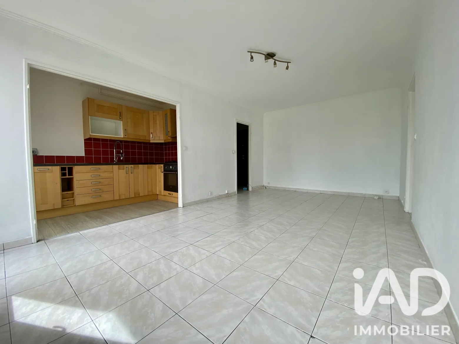 Vente appartement à Garges-lès-Gonesse (95140) : appartement 2 pièces 54 m² - 2098663 — 3