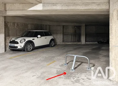 Parking à Paris (75008)