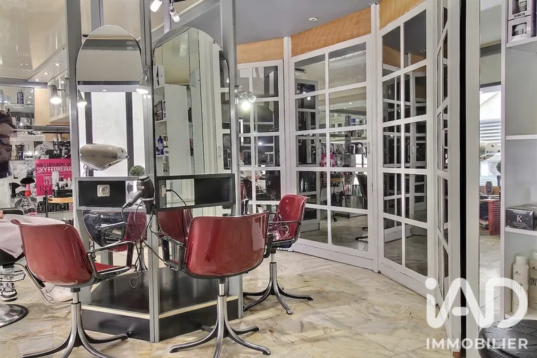 Murs commerciaux à Marseille (13005) · 56 m² · 158 000 €