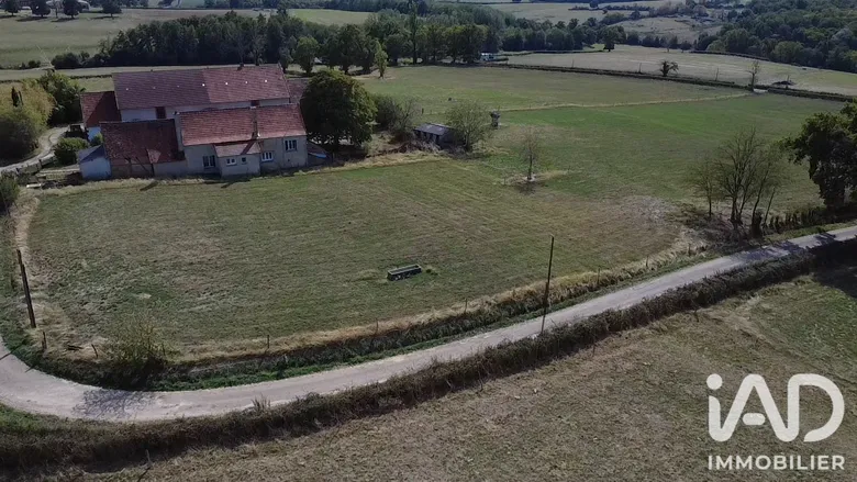 Maison 5 pièces 100 m² · à Le Pin · 100 m² · 100 000 €
