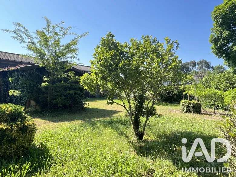 Terrain à Le Pian-Médoc (33290) · 179 000 €