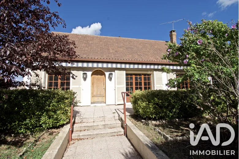 Maison 5 pièces 162 m² · à Sermaises · 162 m² · 195 000 €