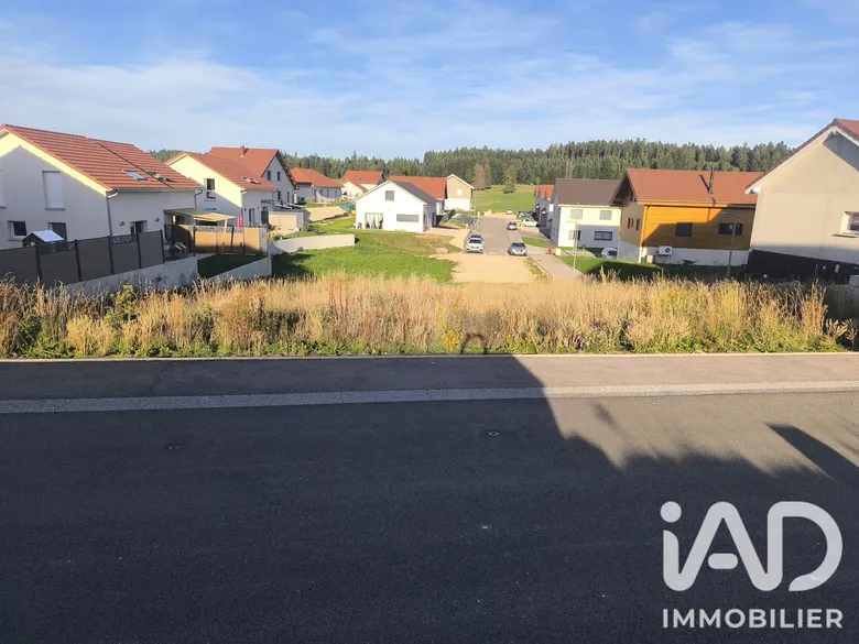 Terrain à bâtir à Gilley (25650) · 135 000 €