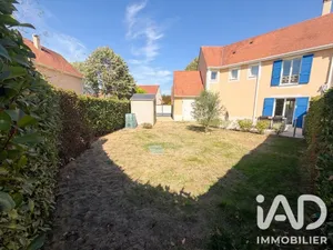 Maison à Le Coudray-Montceaux (91830)