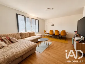 Apartment in Courbevoie (92400)