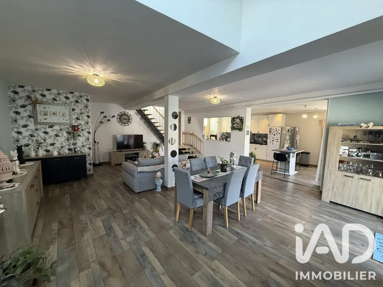 Maison 4 pièces 123 m² · à Voulx · 123 m² · 210 000 €
