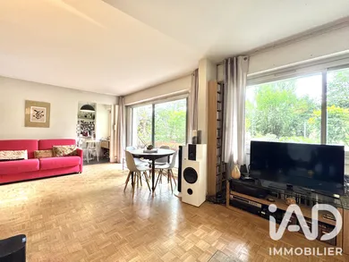 Apartment in Clichy (92110)