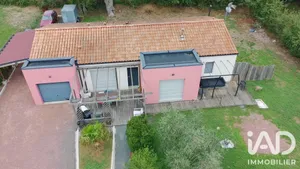 Pavillon à Val en Vignes (79150)