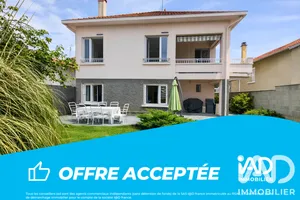 Townhouse in Le Coteau (42120)