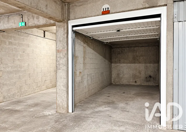 Parking 12 m² · à Paris · 12 m² · 33 000 €