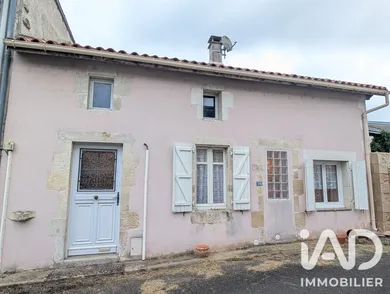Maison de village à Mazerolles (86320)