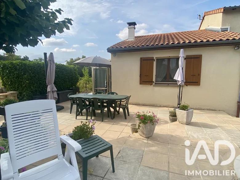 Maison 7 pièces 134 m² · à Juillac-le-Coq · 133,8 m² · 248 980 €