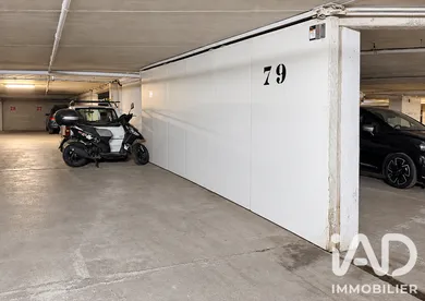 Parking à Paris (75012)