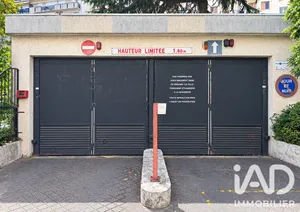 Parking à Paris (75012)