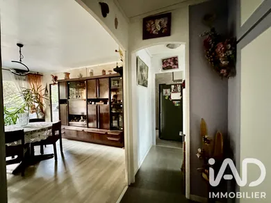 Apartment in Thiais (94320)