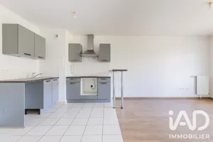 Apartment in Orsay (91400)
