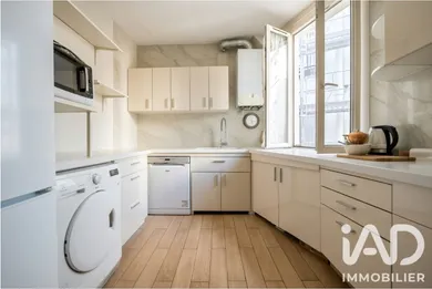 Apartment in Paris (75011)