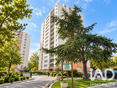 Apartment in Thiais (94320)