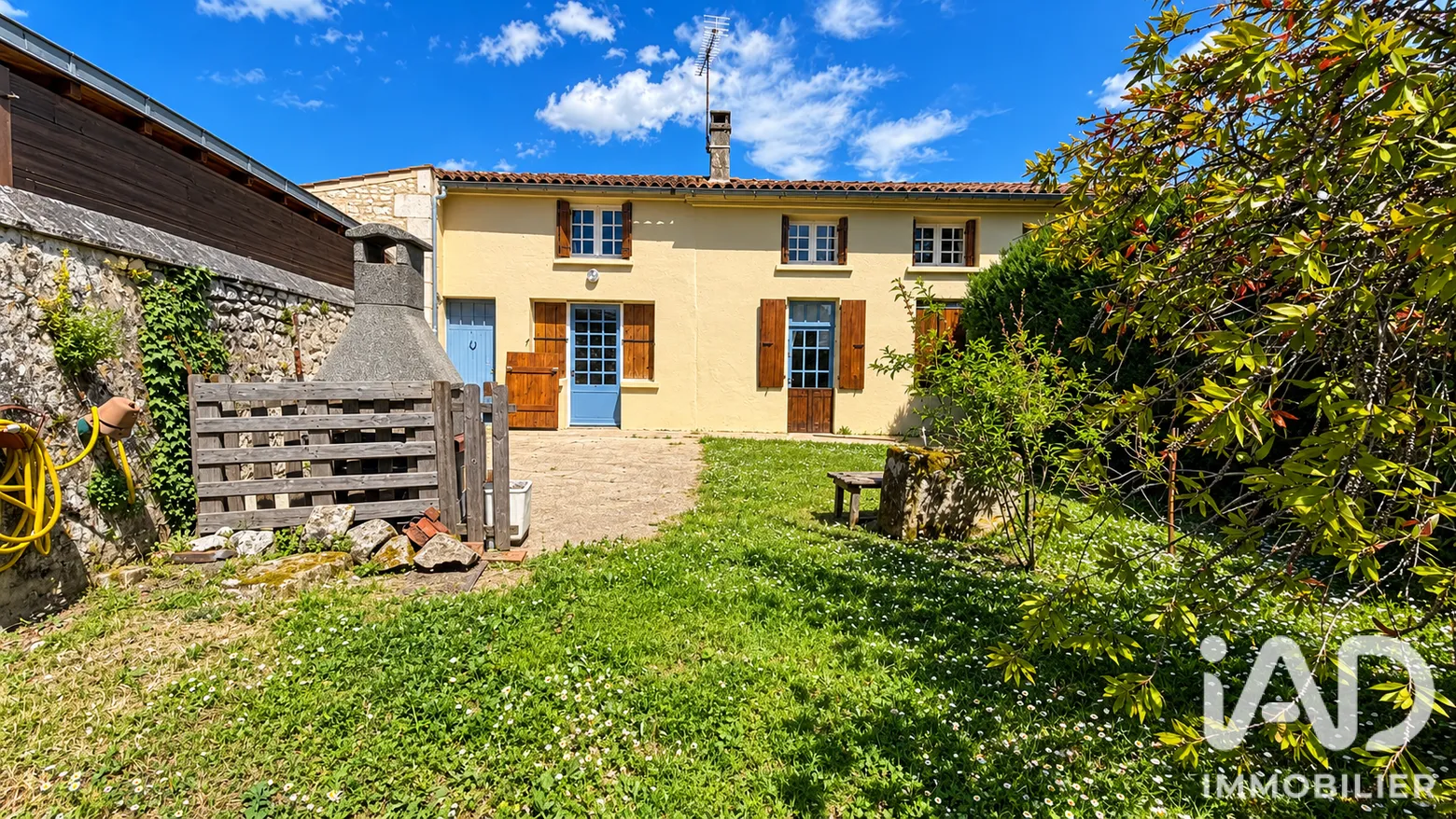 Vente maison à Jazennes (17260) : maison de village 5 pièces 128 m² - 2090550 — 2