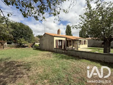 Maison à Saint-Maixent-de-Beugné (79160)