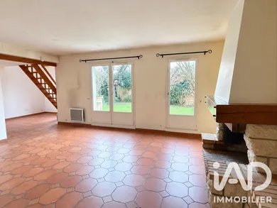Maison traditionnelle à Moissy-Cramayel (77550)