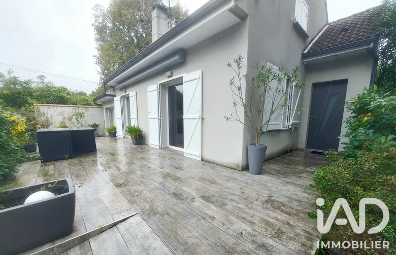 Maison 6 pièces 115 m² · à Hourtin · 115 m² · 396 000 €