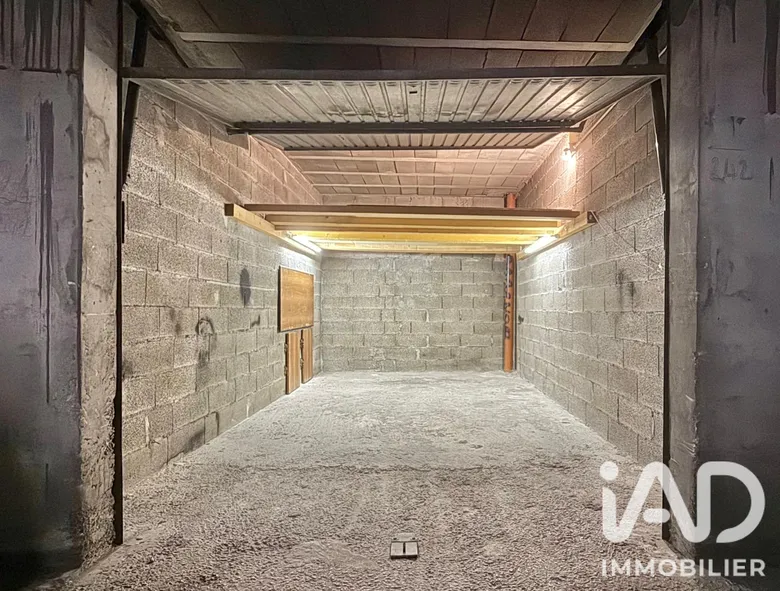 Parking 17 m² · à Marseille · 16,5 m² · 29 000 €