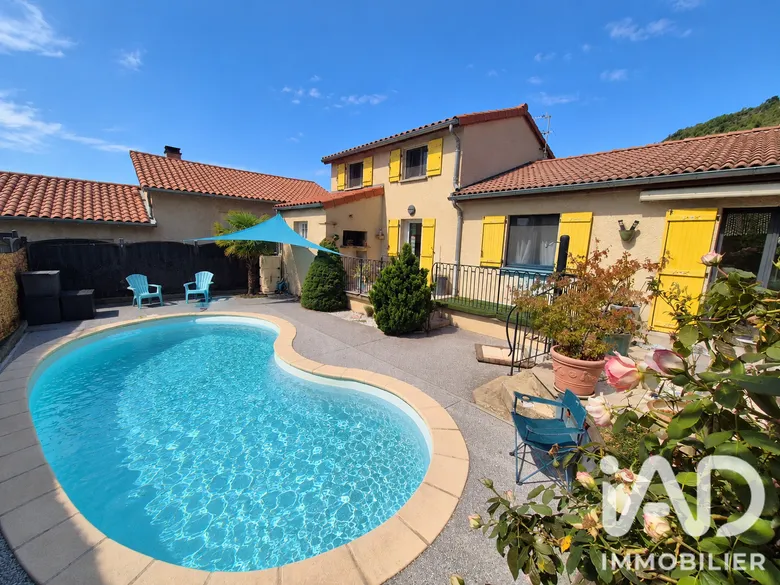 Maison 5 pièces 127 m² · à Saint Germain Laprade · 127 m² · 279 000 €