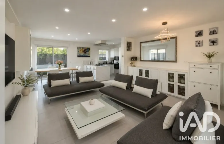 Maison 5 pièces 118 m² · à Courcelles-Chaussy · 118 m² · 495 000 €