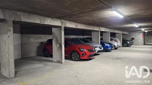 Parking à Paris (75012)