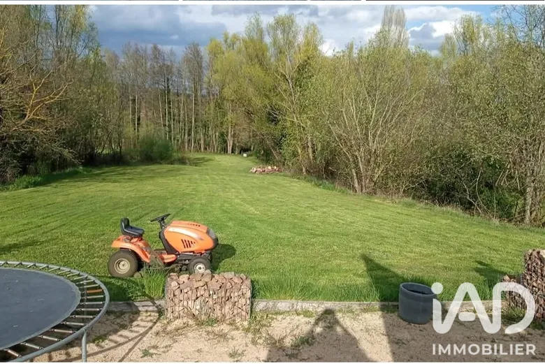 Terrain à bâtir à Prissé (71960) · 219 000 €