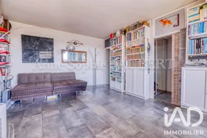 Apartment in Courbevoie (92400)