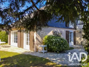House in Chavenay (78450)