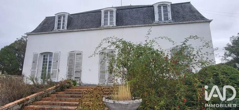 Maison 8 pièces 317 m² · à Charny Orée de Puisaye · 317 m² · 333 000 €
