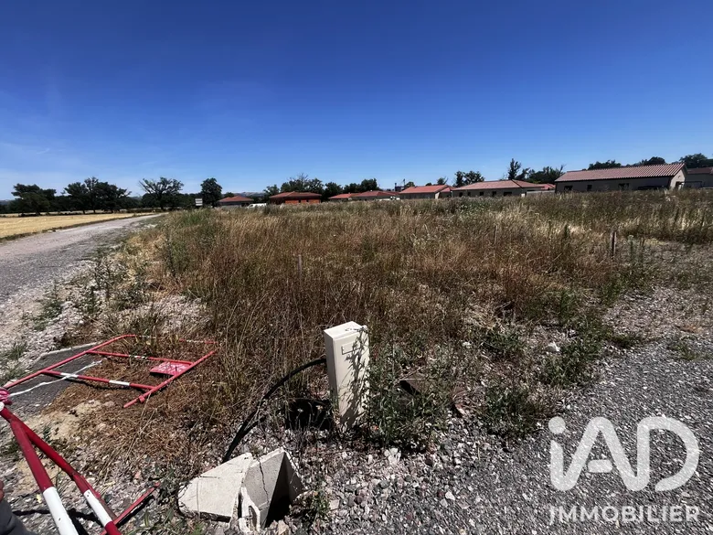 Terrain 1244 m² · à Chambéon · 109 000 €