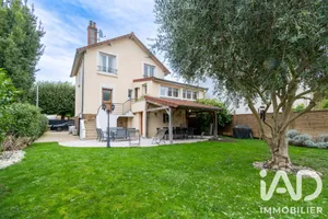 Maison traditionnelle à Villeneuve-le-Roi (94290)