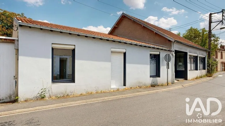 Murs commerciaux à Montrevault-sur-Èvre (49110) · 234 m² · 130 000 €