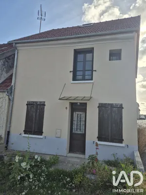Maison de ville à Saint-Jean-les-Deux-Jumeaux (77660)