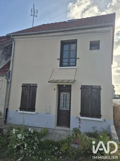 Maison de ville à Saint-Jean-les-Deux-Jumeaux (77660)