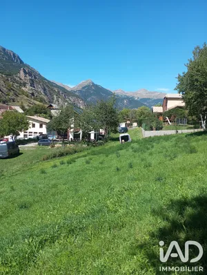 Terrain à saint Martin de Queyrières (05120)