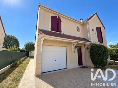 Maison à Le Coudray-Montceaux (91830)