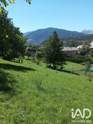 Terrain à Saint-Martin-de-Queyrières (05120)