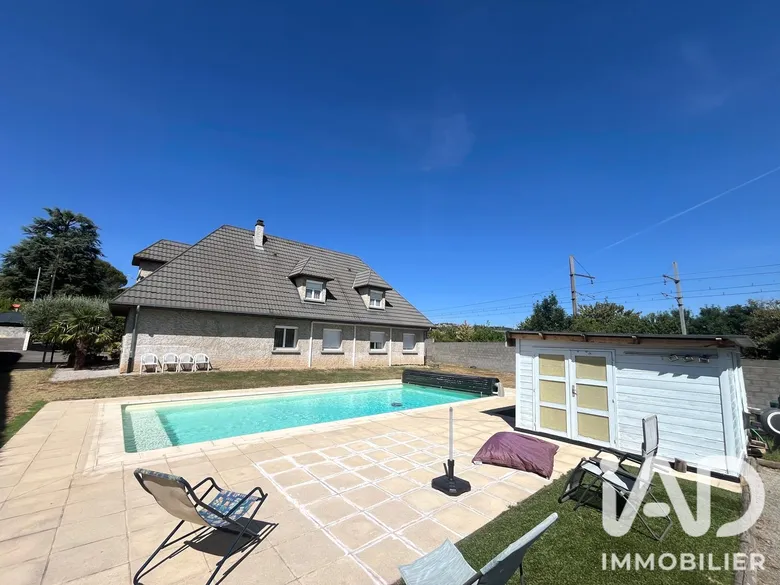 Maison 6 pièces 228 m² · à Saint-Chamond · 228 m² · 335 000 €