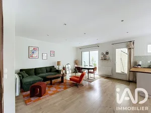 Apartment in Bordeaux (33100)
