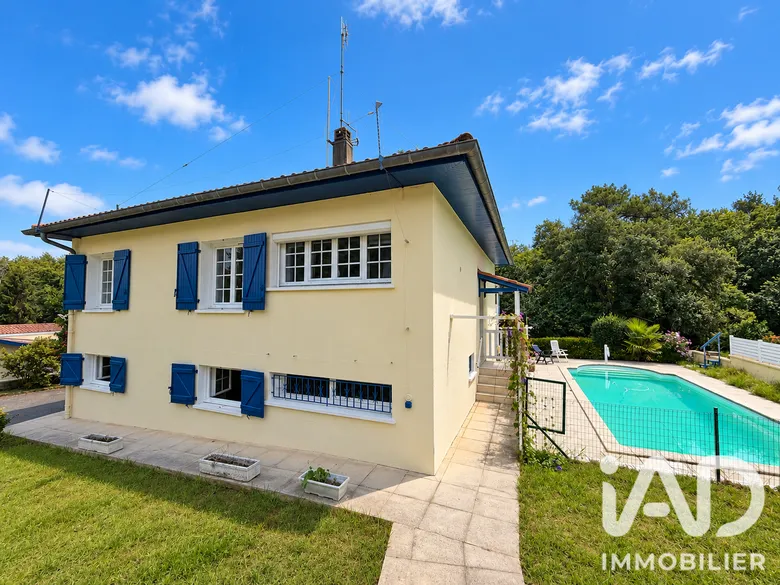 Maison 6 pièces 134 m² · à Tarnos · 134 m² · 489 000 €