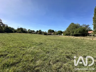 Building plot in Crouy-sur-Ourcq (77840)